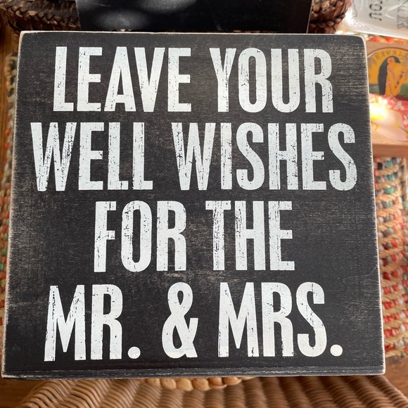 Black and white well wishes cards and box for wedding. Really cute and memorable - Picture 2 of 7